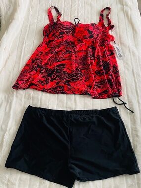 Plus Size 2-Piece Bathing Suits Tankini Top with black shorts  22w